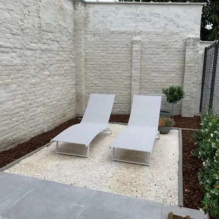 Hoogstraat 10 *
